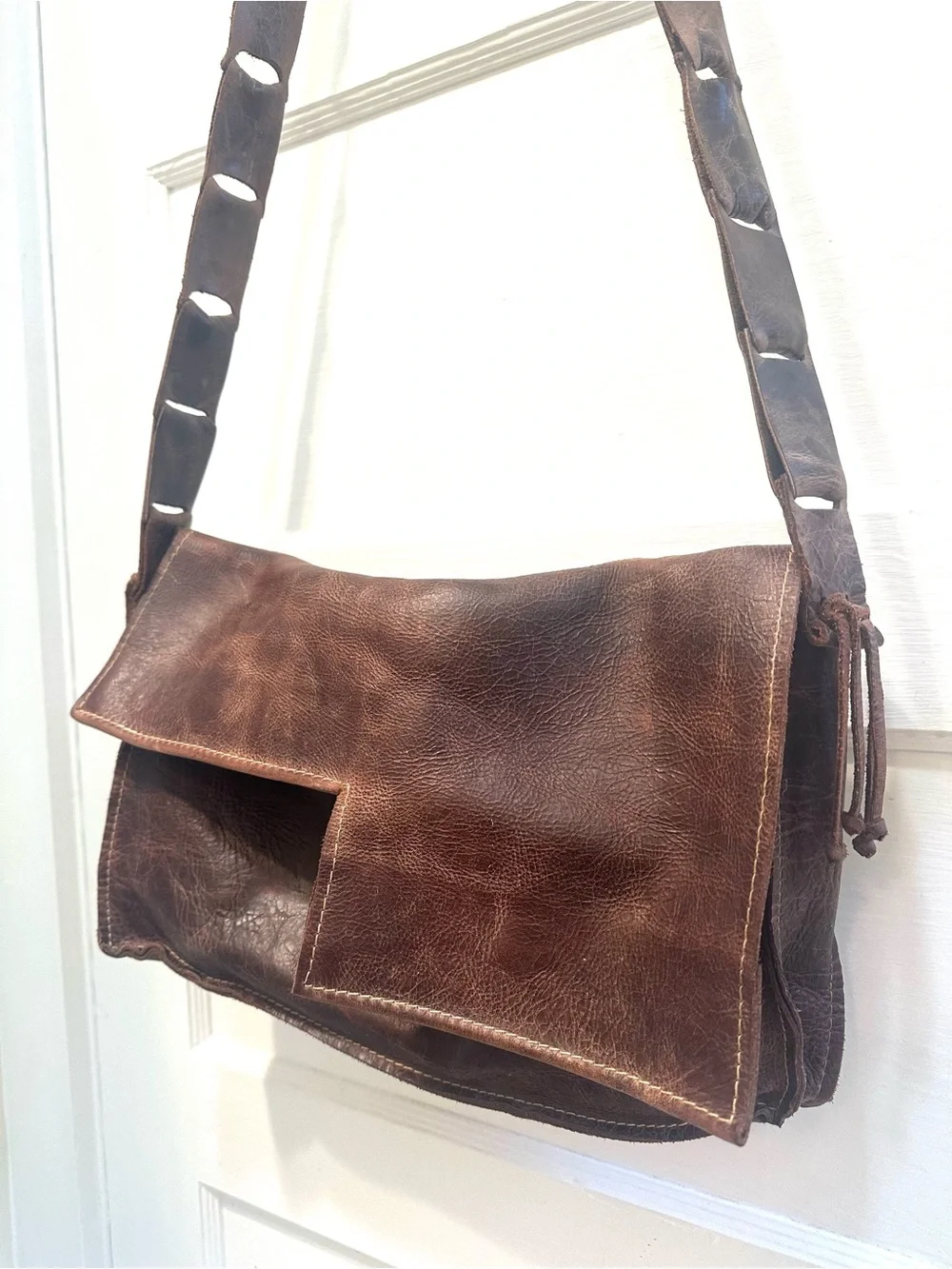 Vintage-Style Sulay Rodriguez Men's Leather Messenger Bag - Brown